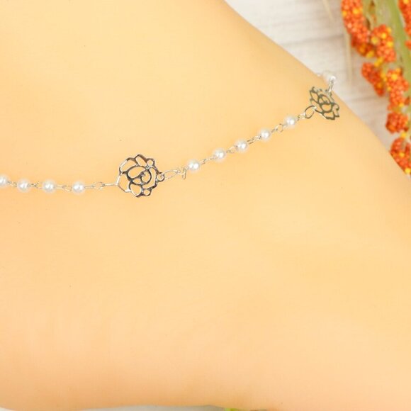 "Handmade Anklet – Elegant & Delicate Jewelry for Women | UNVRC1430 - Picture 9 of 10